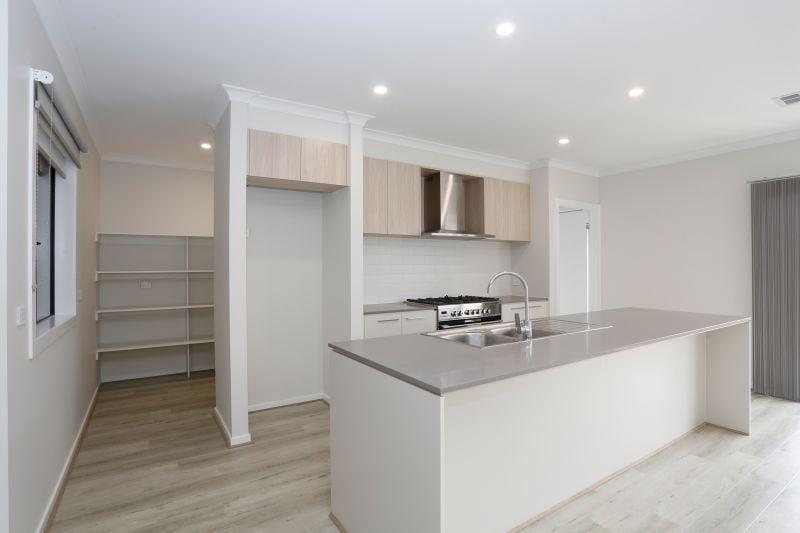 62 Cravens Road, Mernda