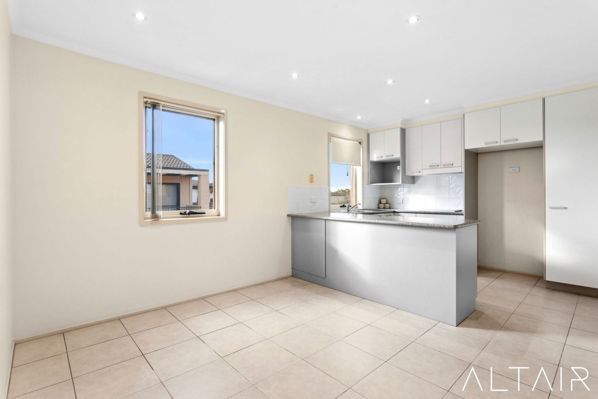 2/329 Anthony Rolfe Avenue, Gungahlin, ACT, Gungahlin - Thumbnail 3