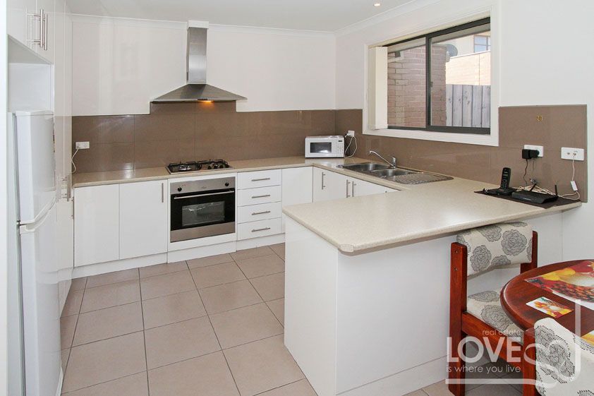 WALKING DISTANCE TO EPPING TRAIN STATION & PACIFIC EPPING!