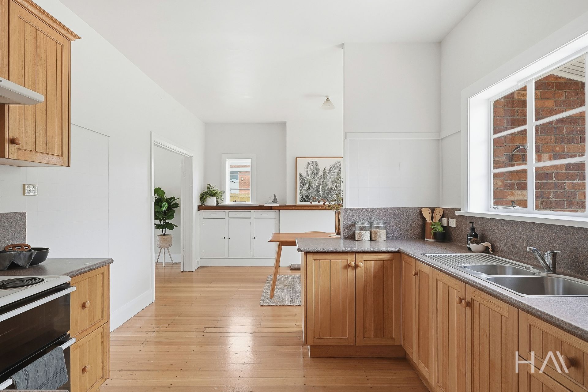 125 Dexter Street Westbury, Westbury - Thumbnail 4