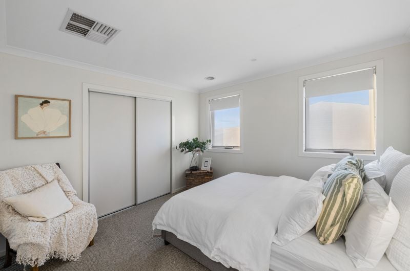 14 Roaming Drive, Fraser Rise