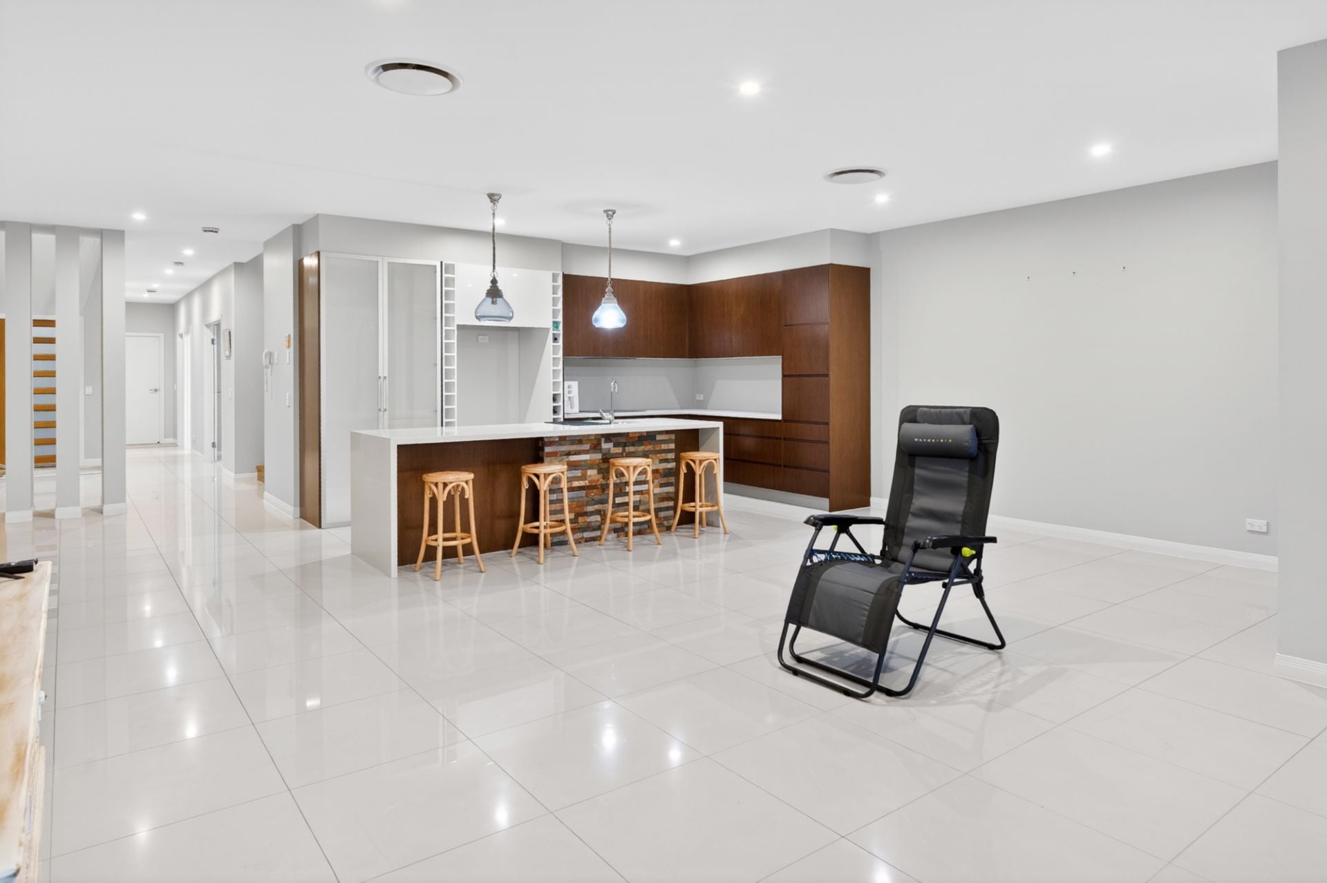 2243 Glengallon Way, Hope Island QLD 4212, Hope Island - Thumbnail 6