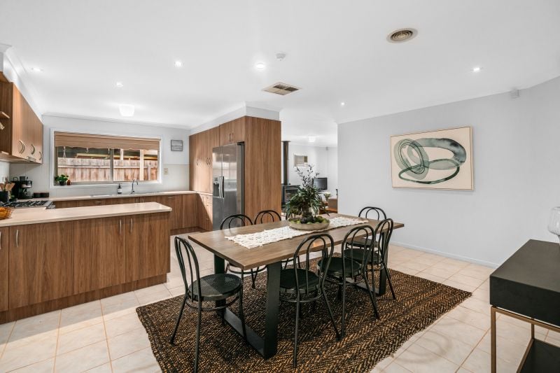 22 Cambala Avenue, Lalor