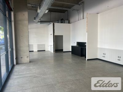 MODERN RETAIL - HIGH CEILINGS & POLISHED CONCRETE!