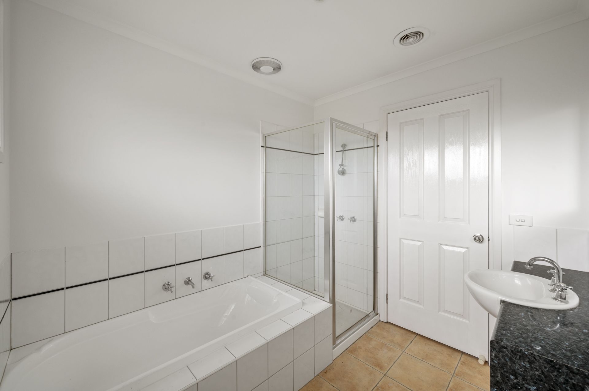RENOVATED 3 BEDROOM TOWNHOUSE