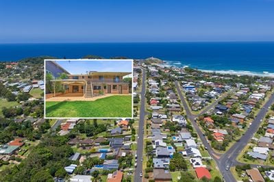 Space & Sunshine at Lighthouse Beach - 1,631sqm With Development Potential