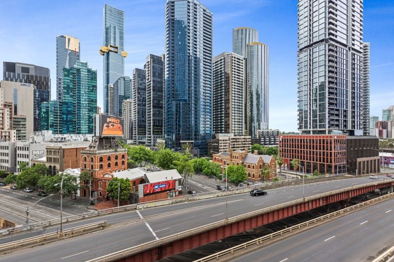 702/250 City Road, Southbank