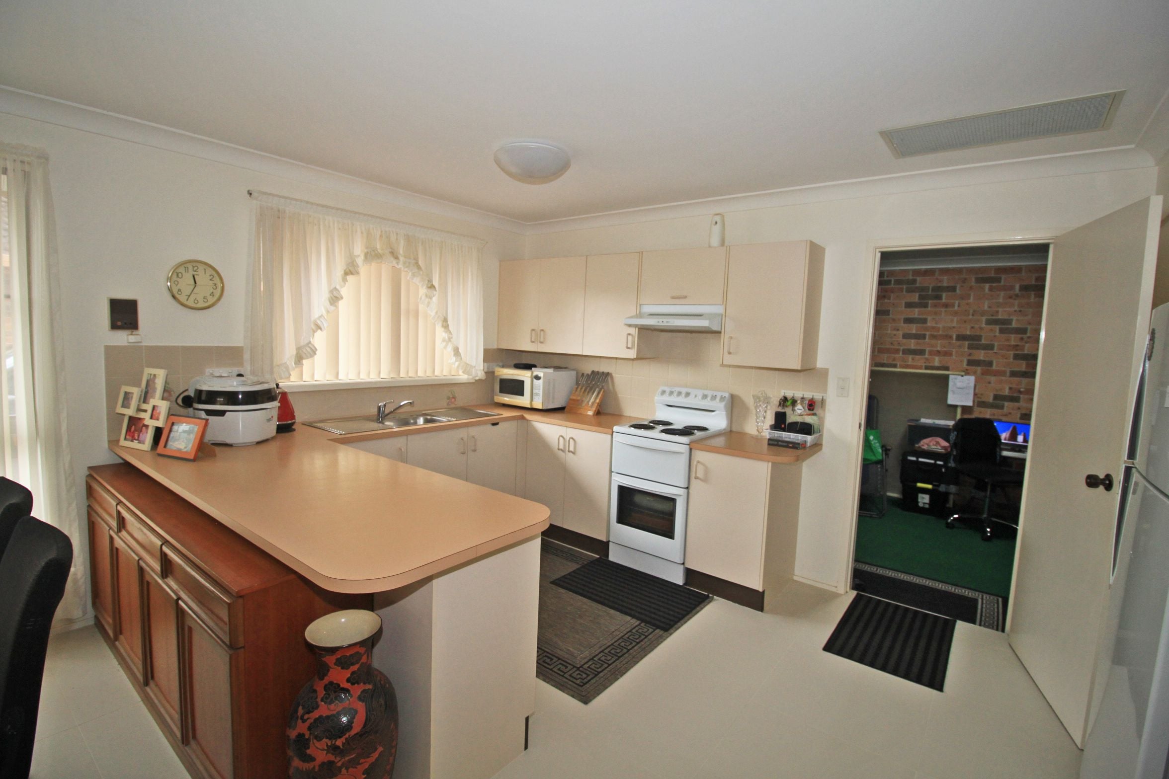 2/7 Gow Place, LAURIETON NSW 2443