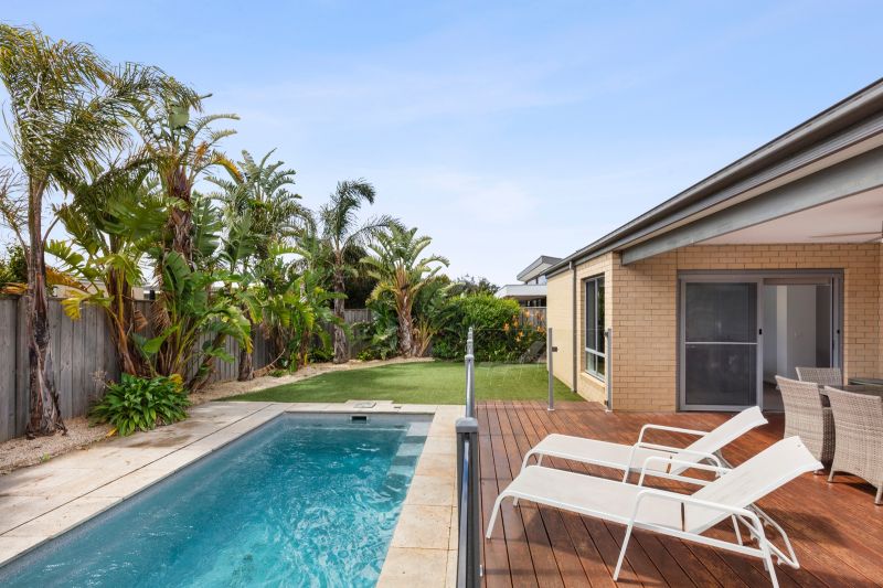 33 Tubular Avenue Torquay VIC