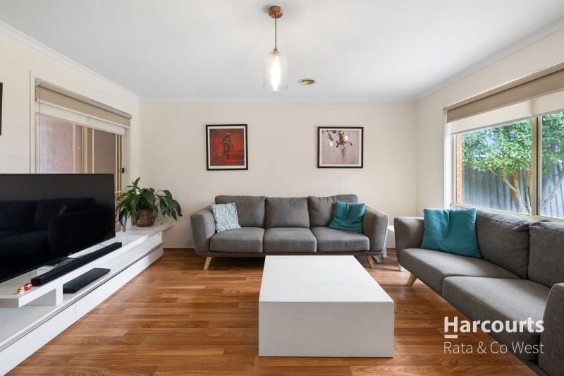 43 Heysen Parkway, Caroline Springs