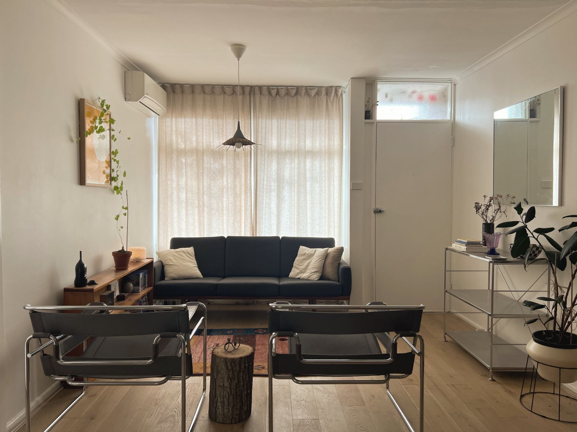 Beautifully Refurbished Unit in a Prime Reservoir Location