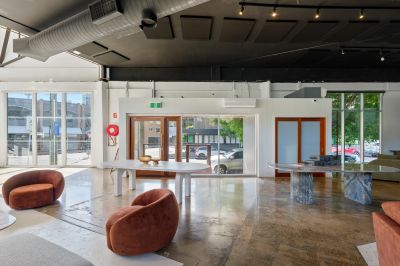 STUNNING INNER CITY SHOWROOM WITH HIGH CEILINGS