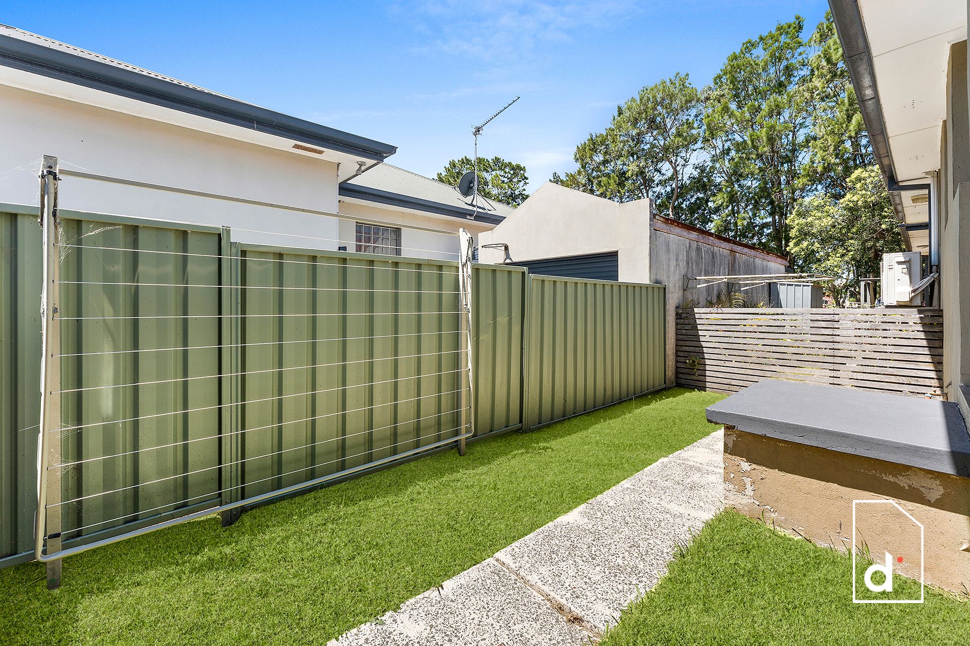 2/37 Railway Parade, Woonona NSW