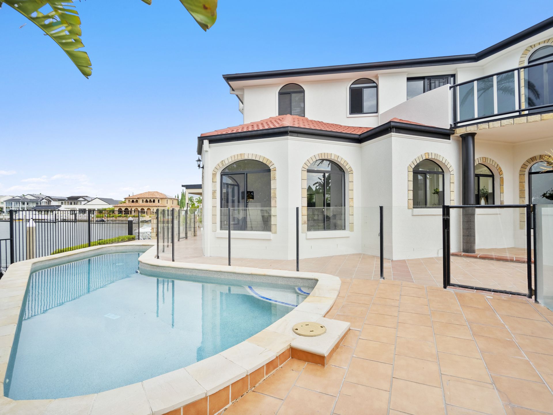 $ 2,700,000, Sovereign Islands - Thumbnail 6