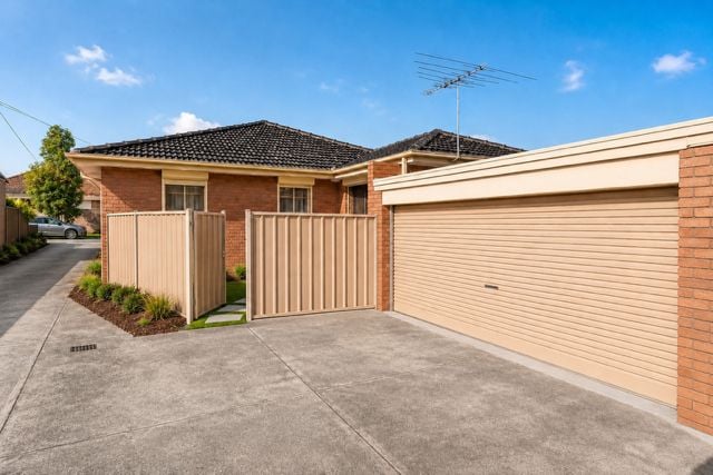 Walk to Keilor Road | Spacious Family-Sized Living
