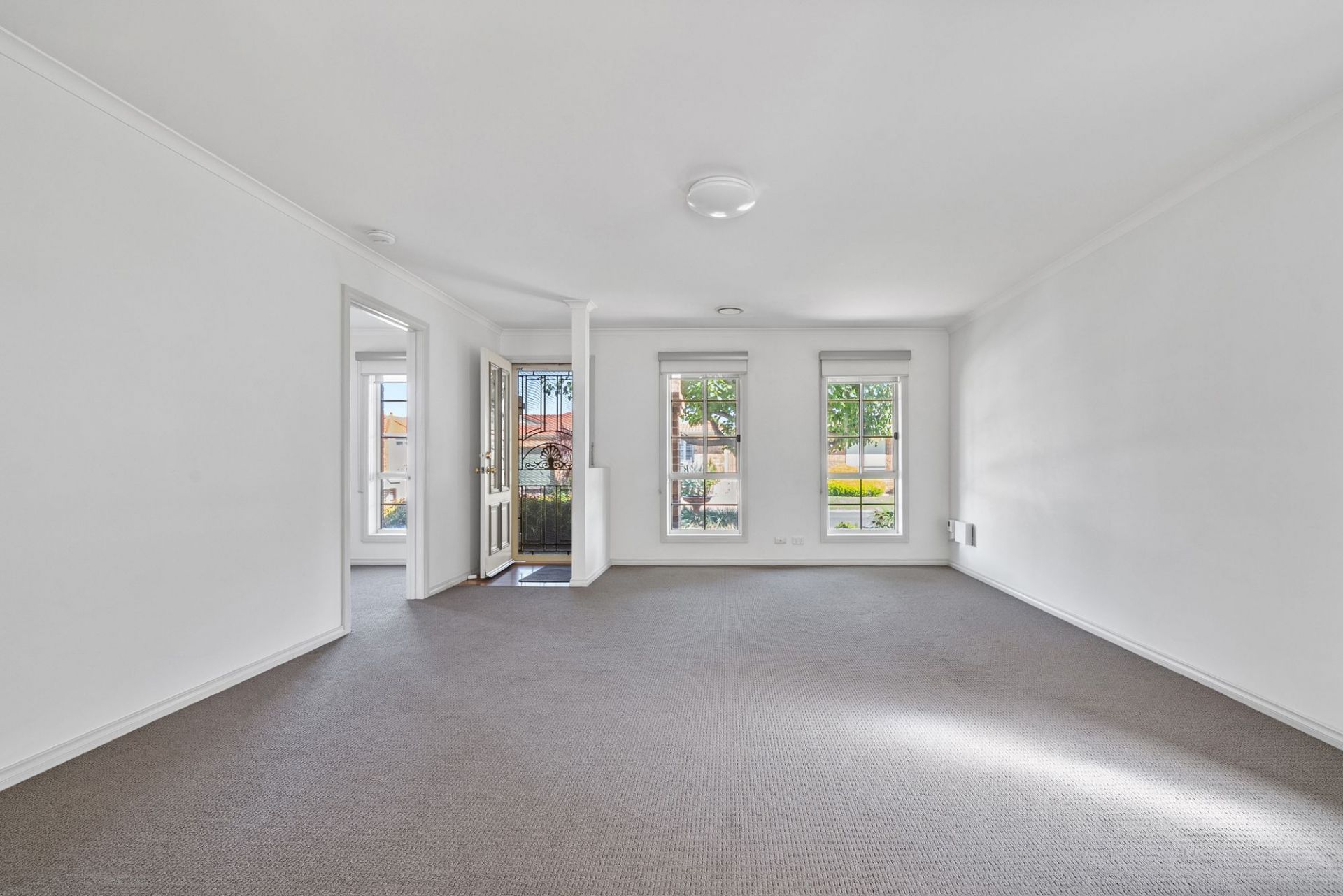Big on Space, Low on Maintenance – The Perfect All-Rounder in Prime Mill Park!