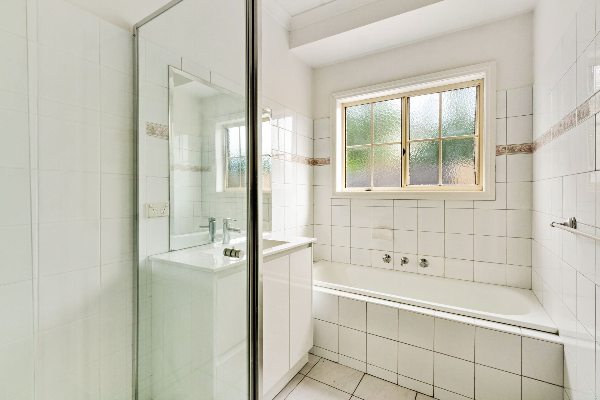 SPACIOUS 3 BEDROOM