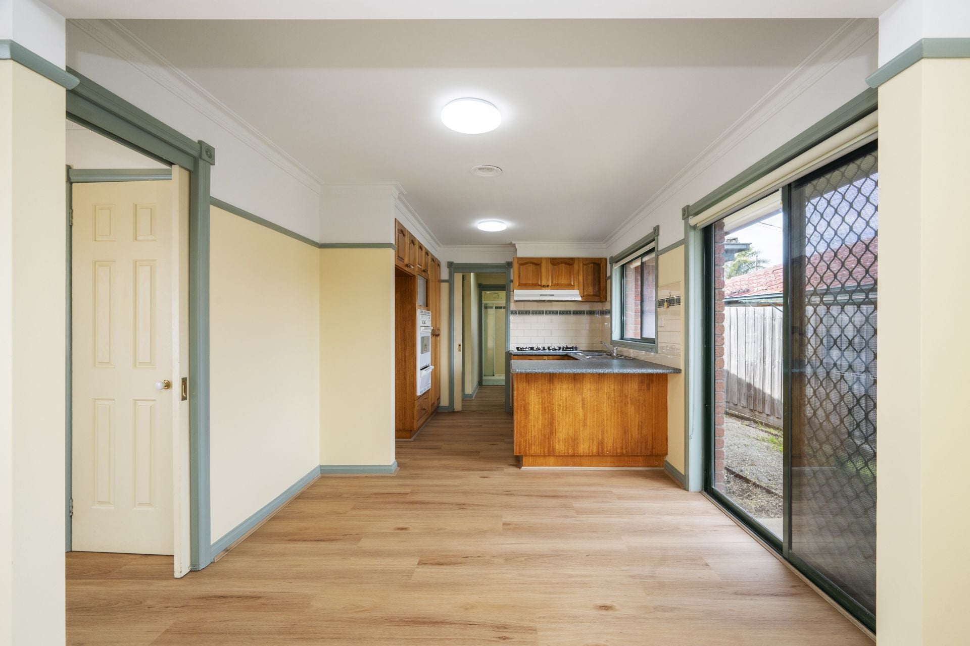 Fresh, Modern Living in a Convenient Location!