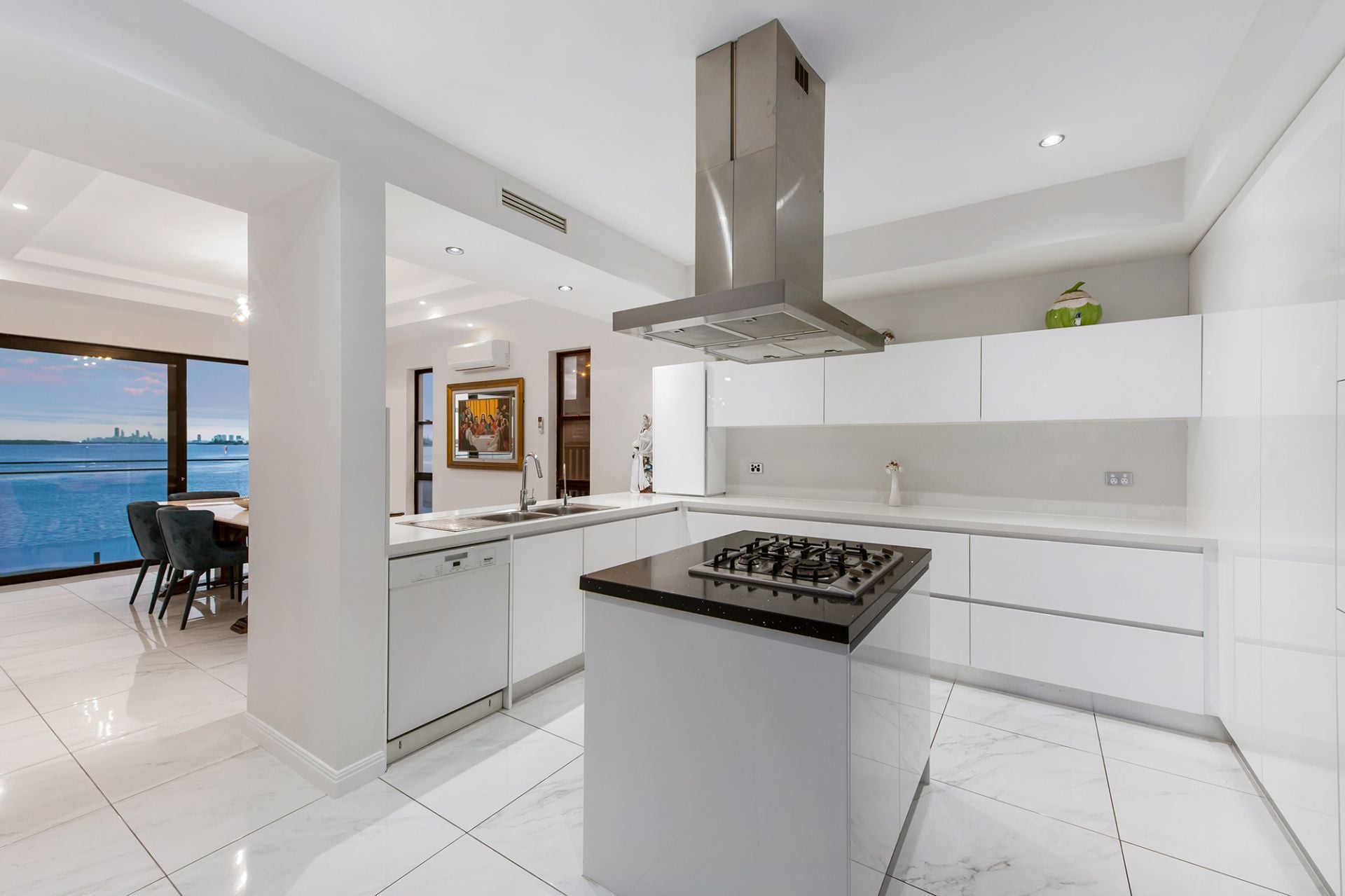 23 King Arthurs Court, Sovereign Islands QLD 4216, Sovereign Islands - Thumbnail 4