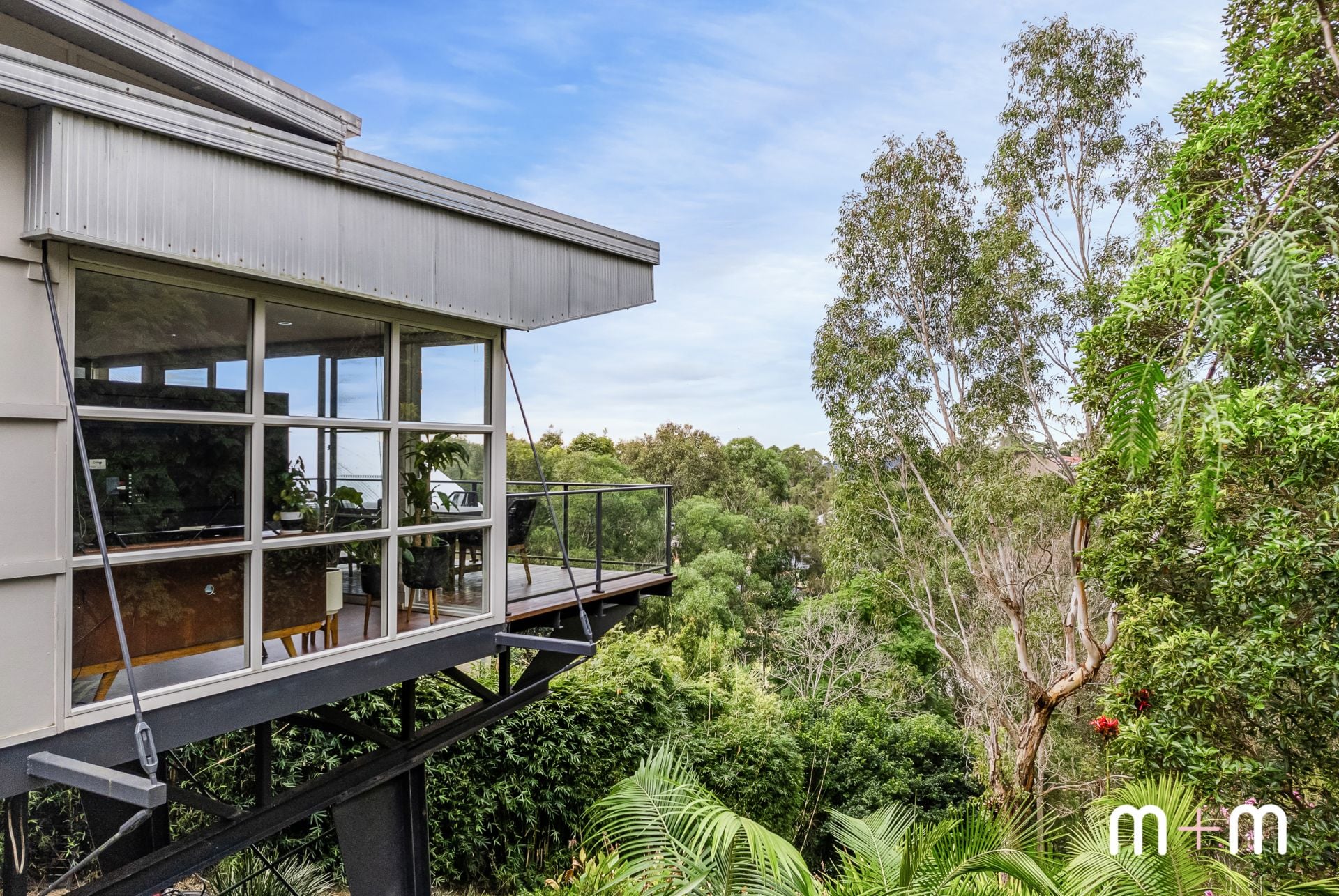 53 Taminga Crescent, Cordeaux Heights - Thumbnail 2