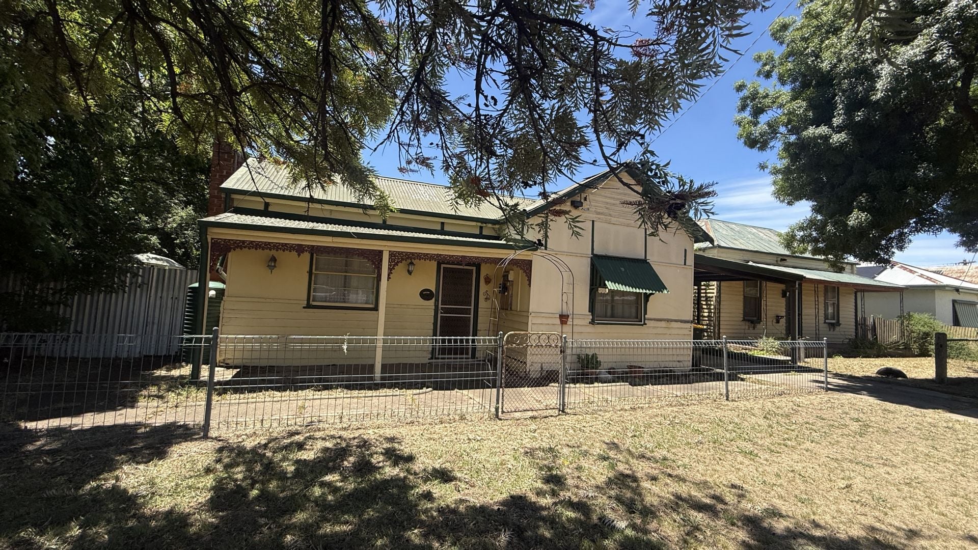 140 & 142 Broadway, Dunolly - Thumbnail 2