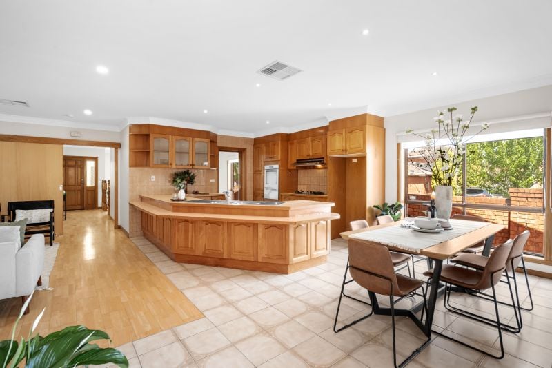 52 Pandora Avenue, Thomastown