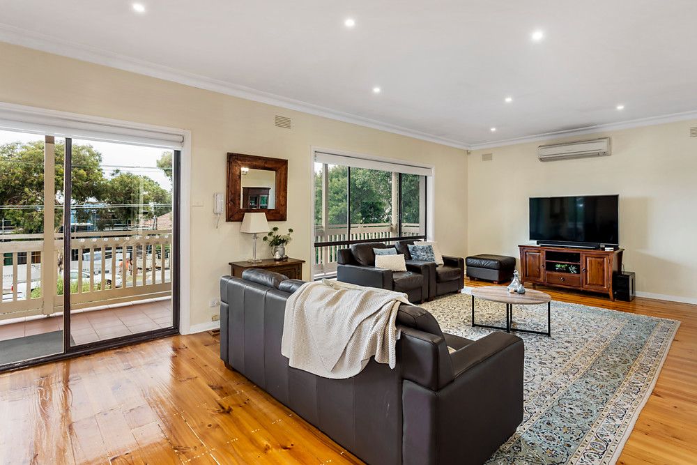 Northern Living in a Premier Location!