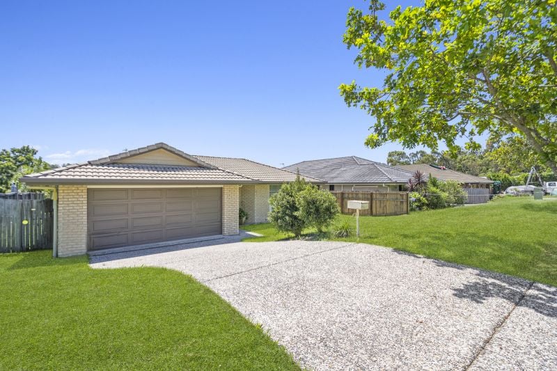 35 Hawkesbury Avenue, Pacific Pines - Thumbnail 2