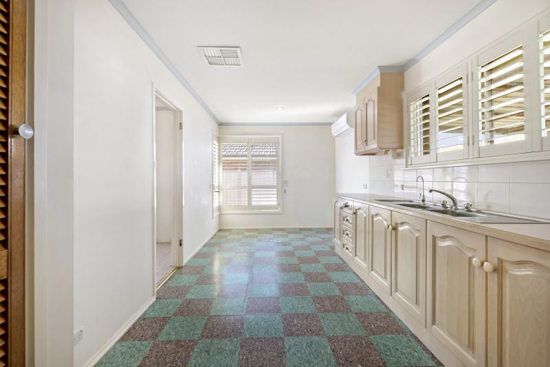 8 Stella Drive, Thomastown