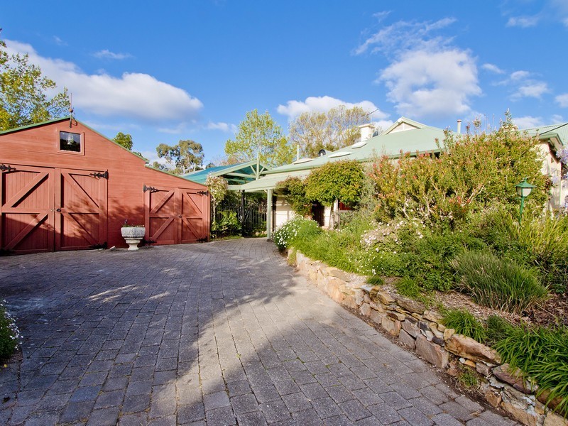 8 Wonoka Street Eden Hills 5050