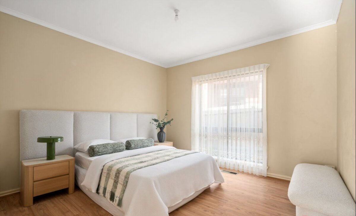 Comfortable Living in a Convenient Mill Park Location