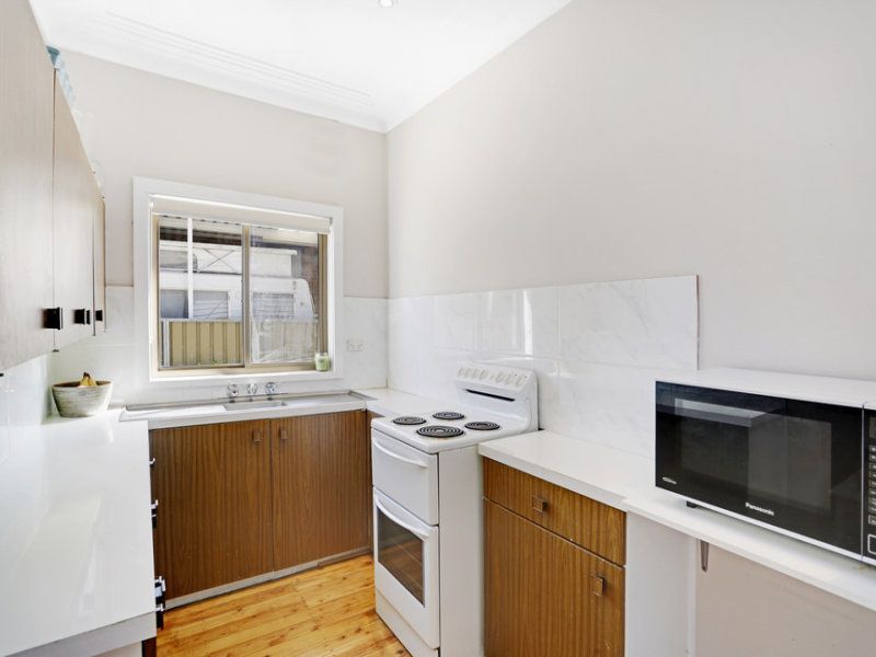 15 Paddison Avenue, GYMEA, Gymea - Thumbnail 4