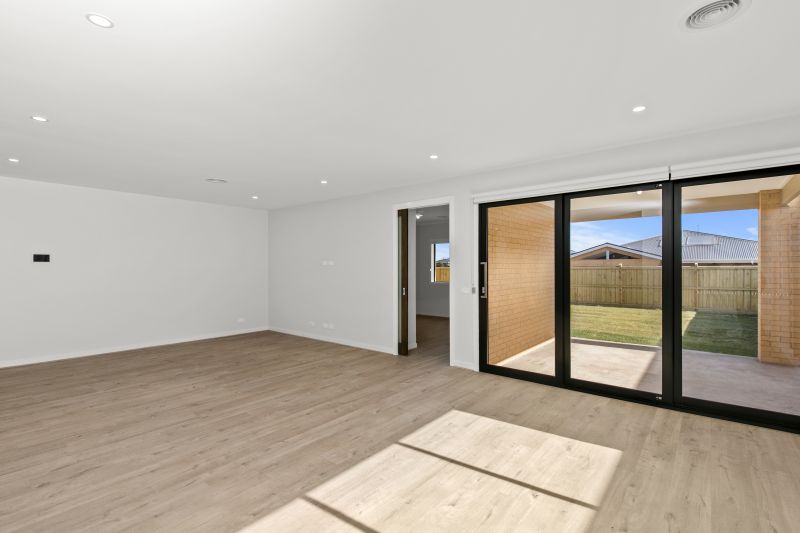 8 Saddledome Road, Wollert