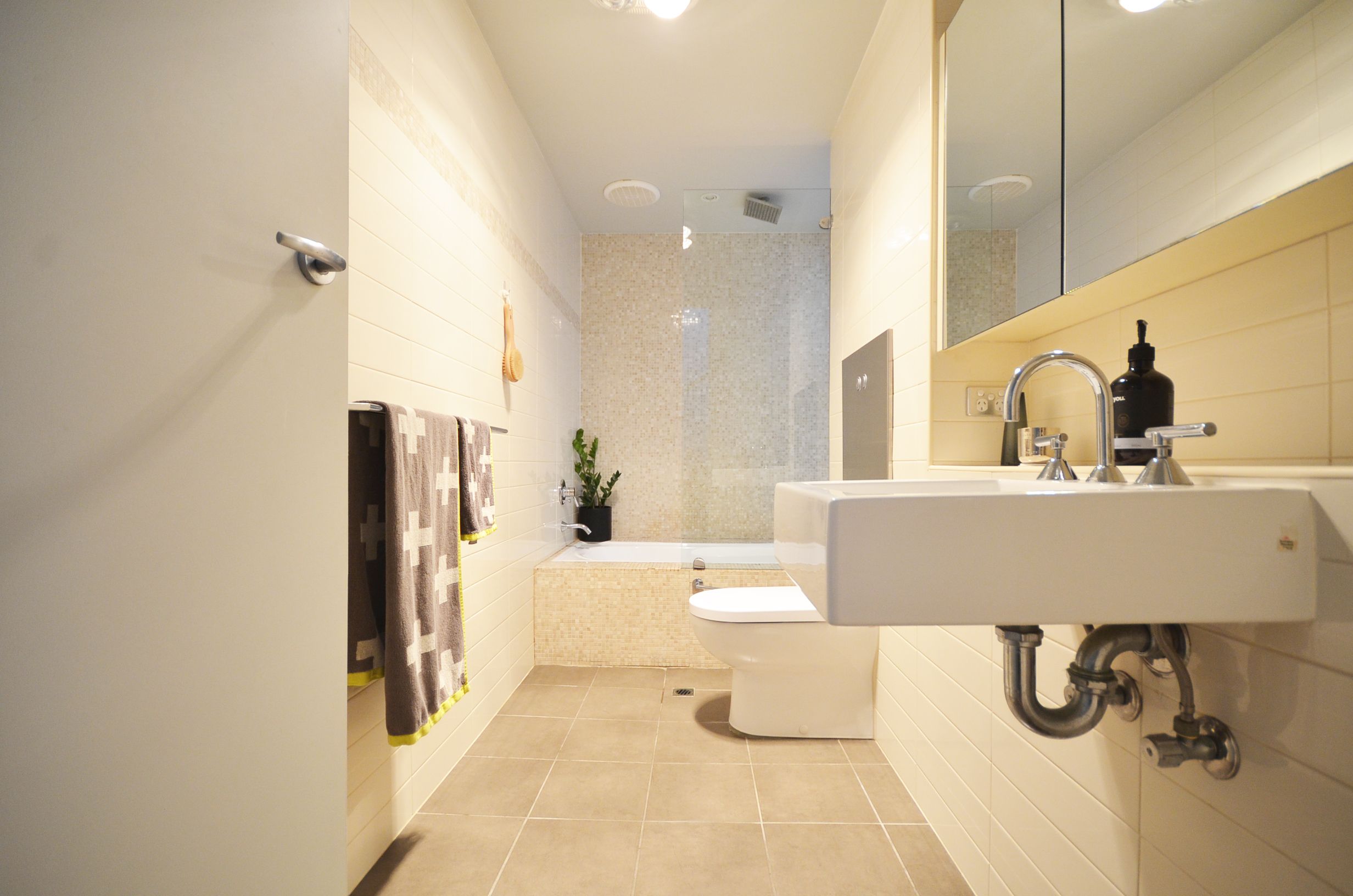 2/100 Seaview Road, West Beach SA 5024