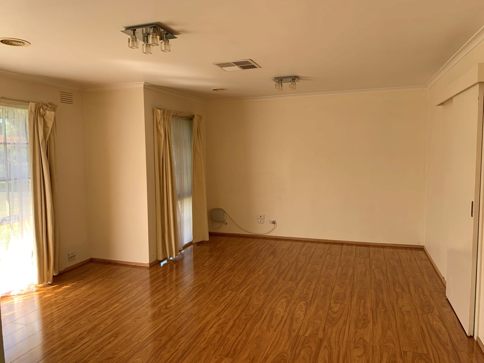 A Charming & Affordable Family Home !!!