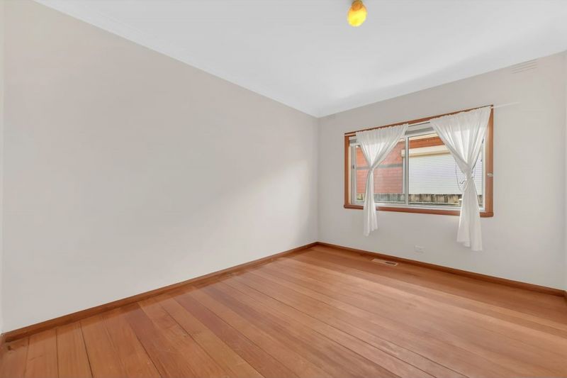 18 Leeson Grove, Lalor