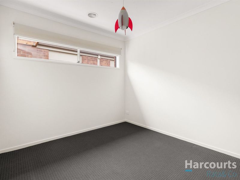 16 Maremma Drive, Mernda