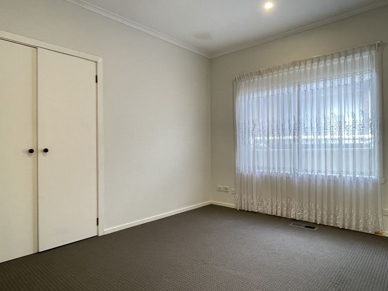21 Lockwood Grove, Thomastown