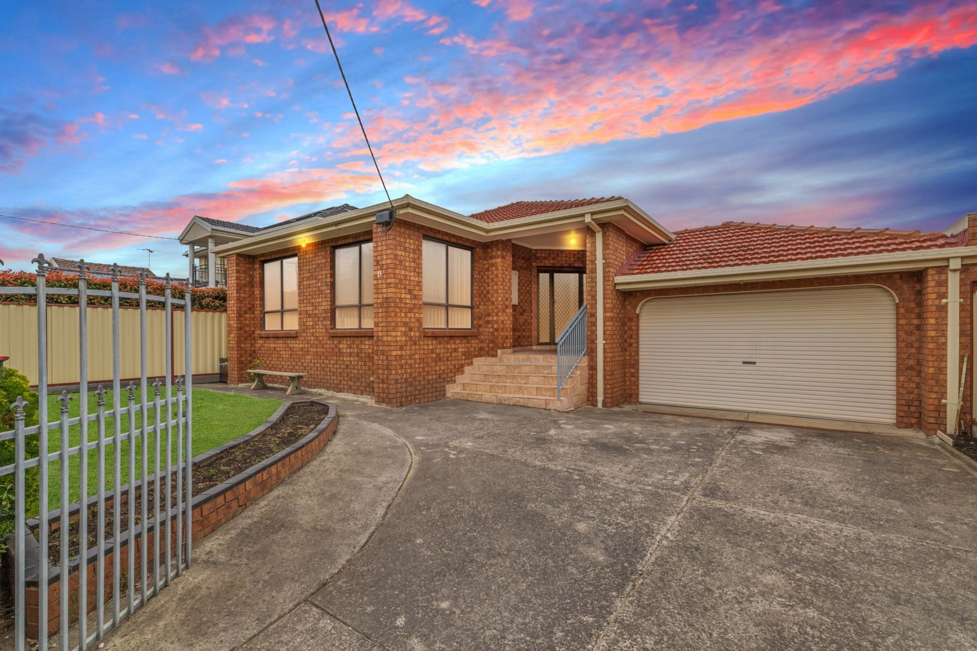 Space, Comfort & Versatility In A Prime Lalor Setting
