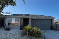 22 Manoora Avenue, Clyde North VIC