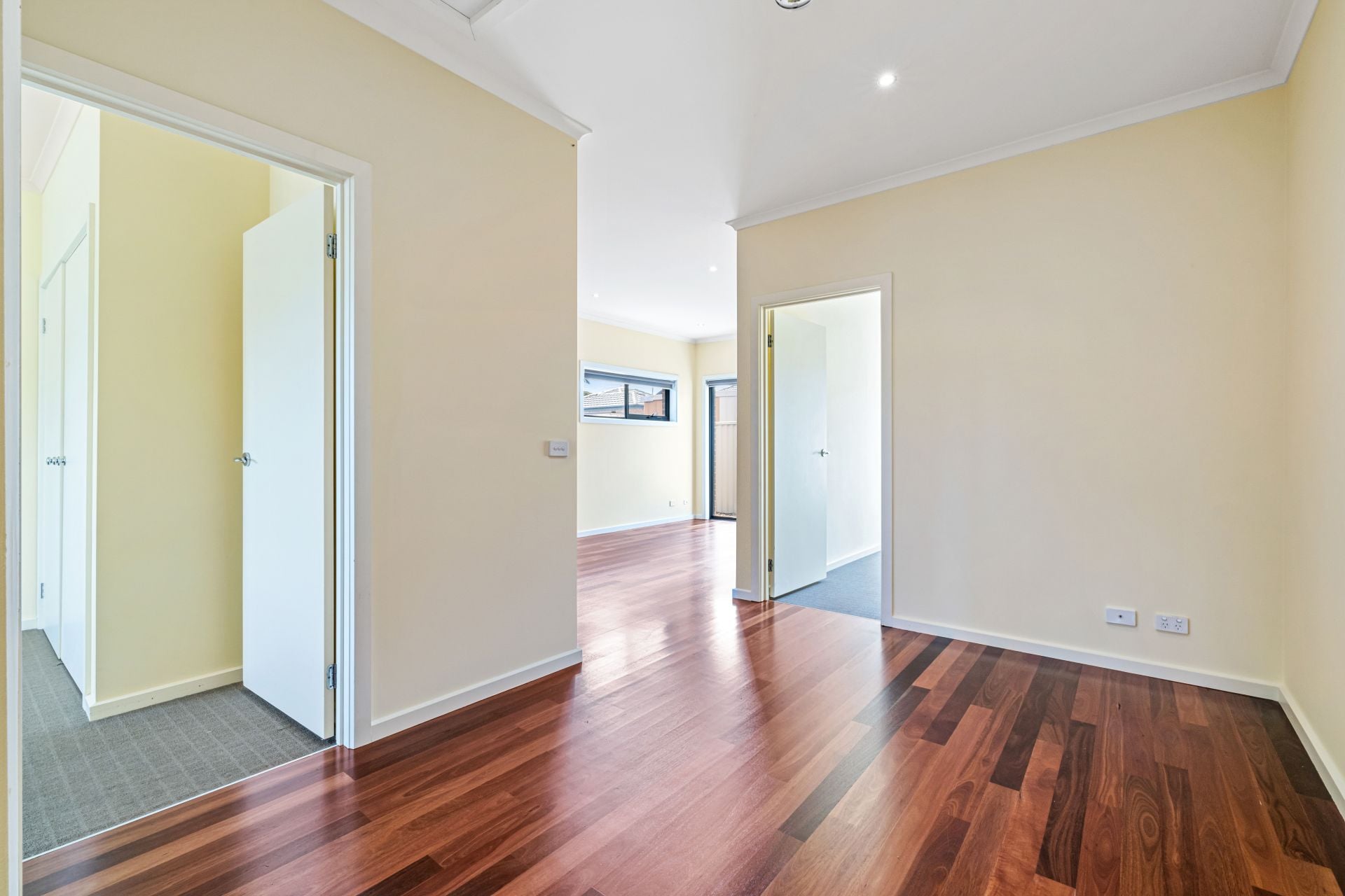 Spacious Dimensions In A Well-Connected Locale