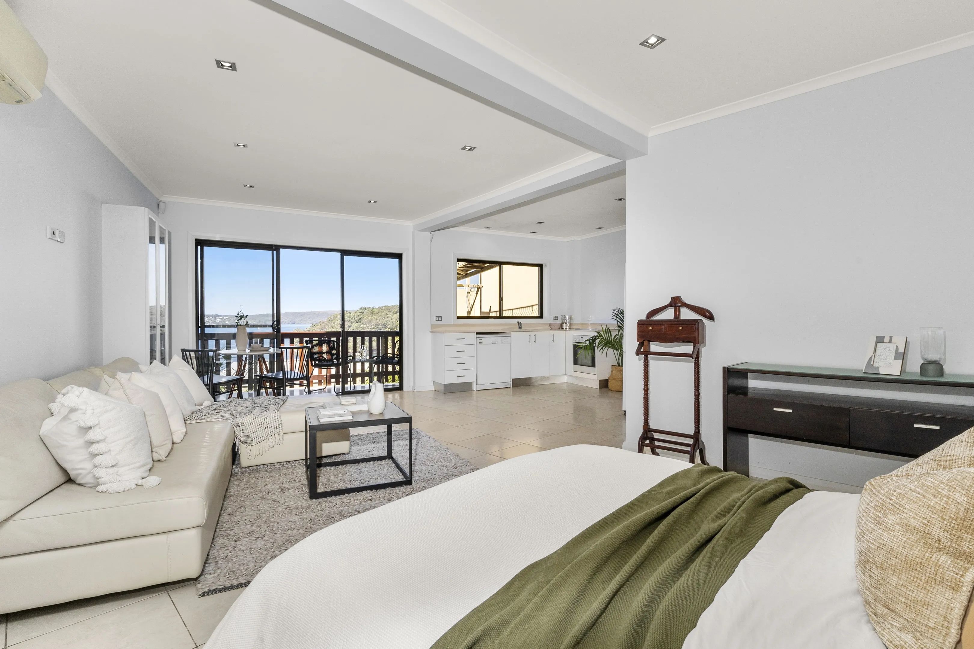 164 Ellesmere Road GYMEA BAY 2227