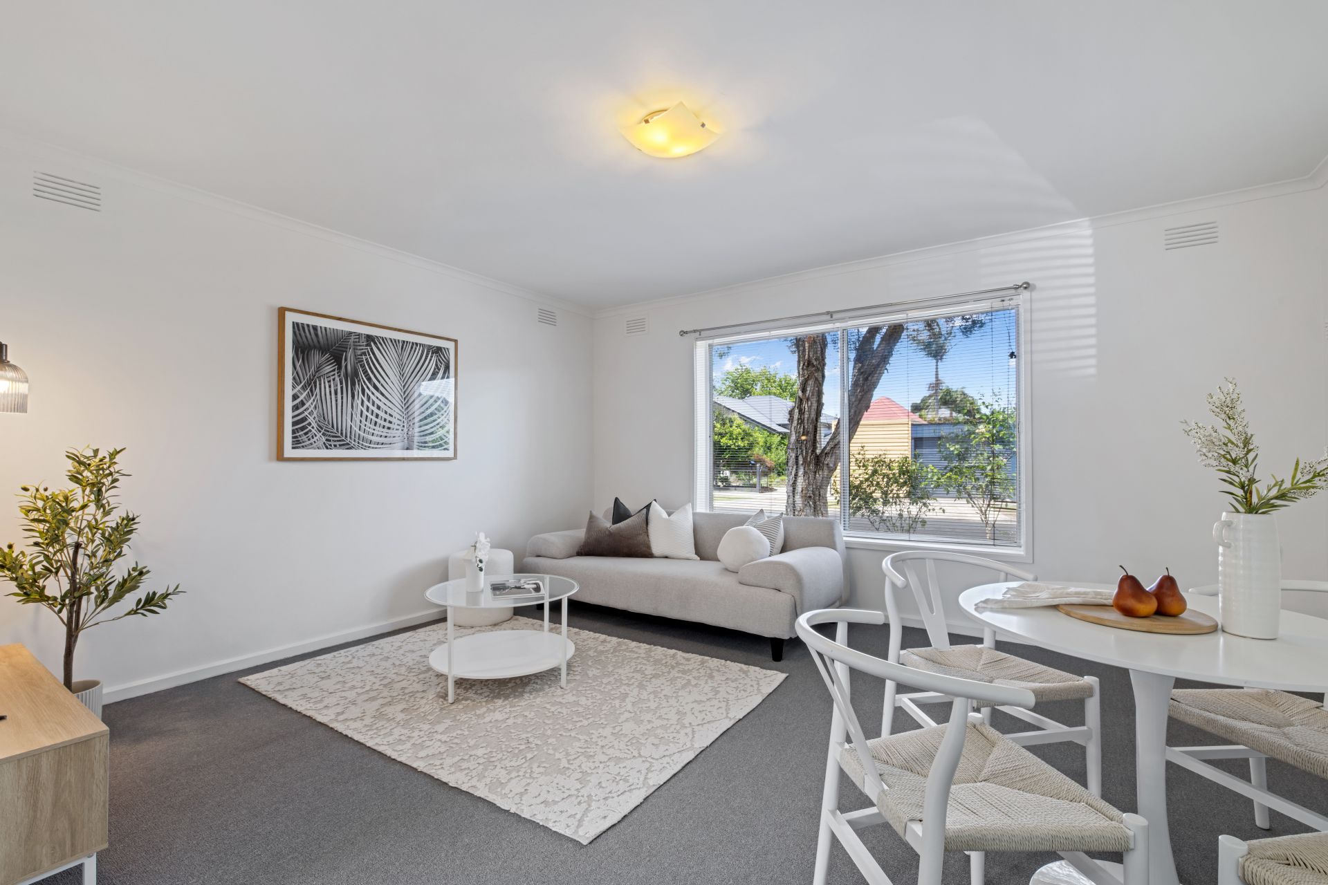 Easy Care Living In A Blue-Ribbon Locale