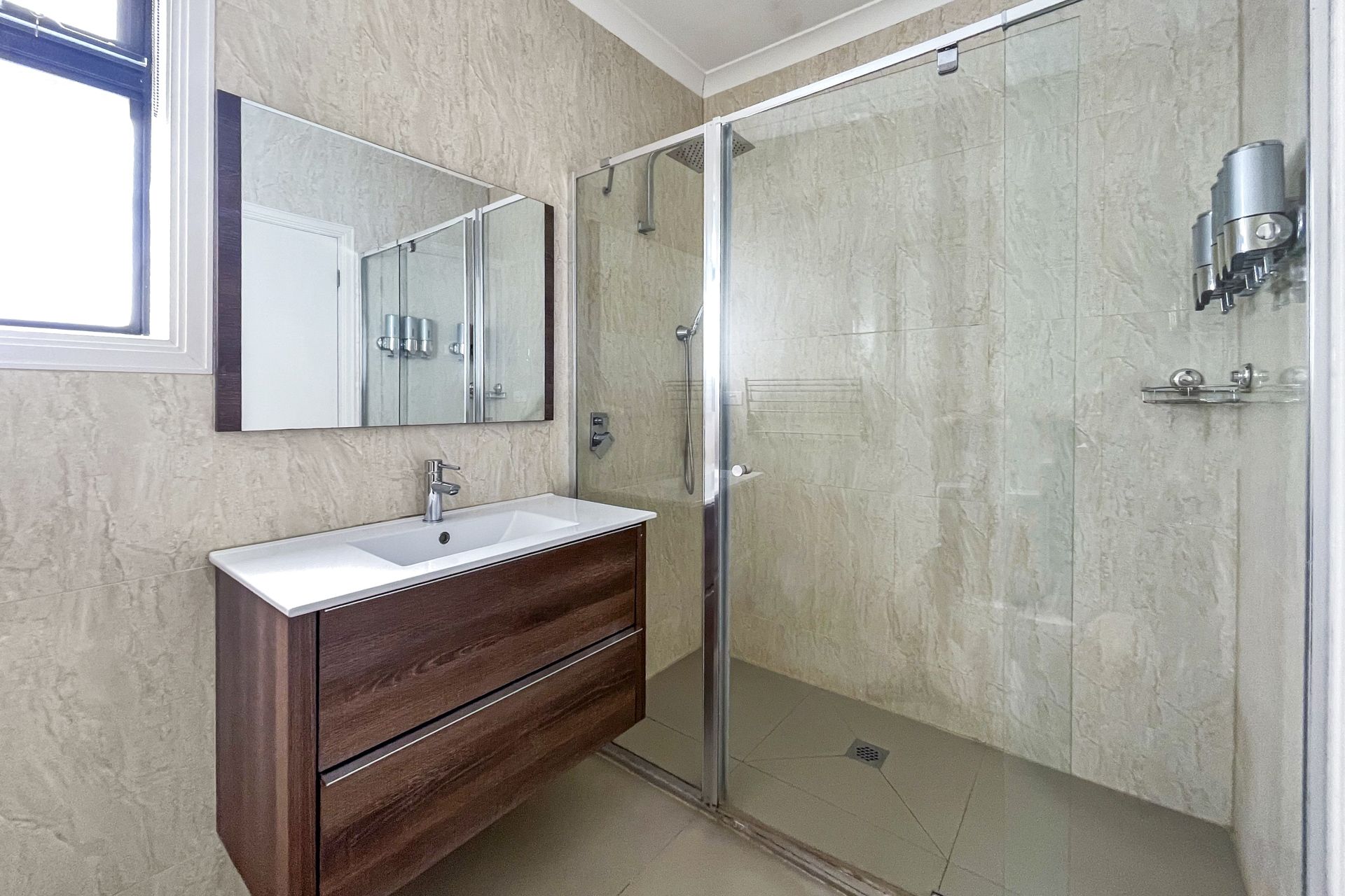 MODERN CONVENIENT LIVING