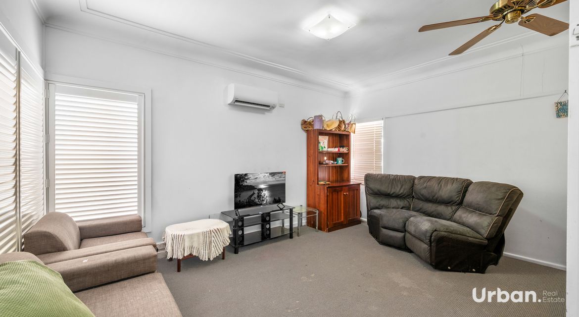 Campbelltown 43 Farnsworth Avenue