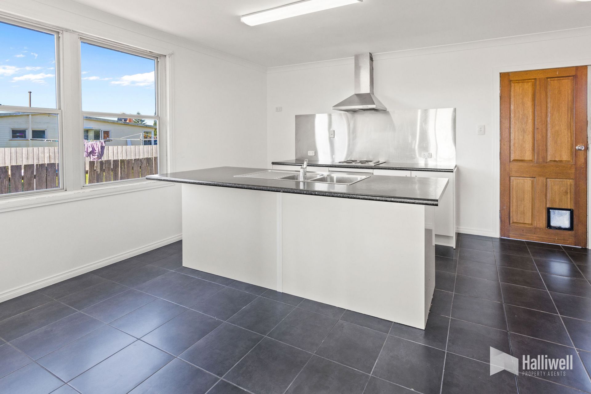 2 Kiah Place, East Devonport, East Devonport - Thumbnail 5