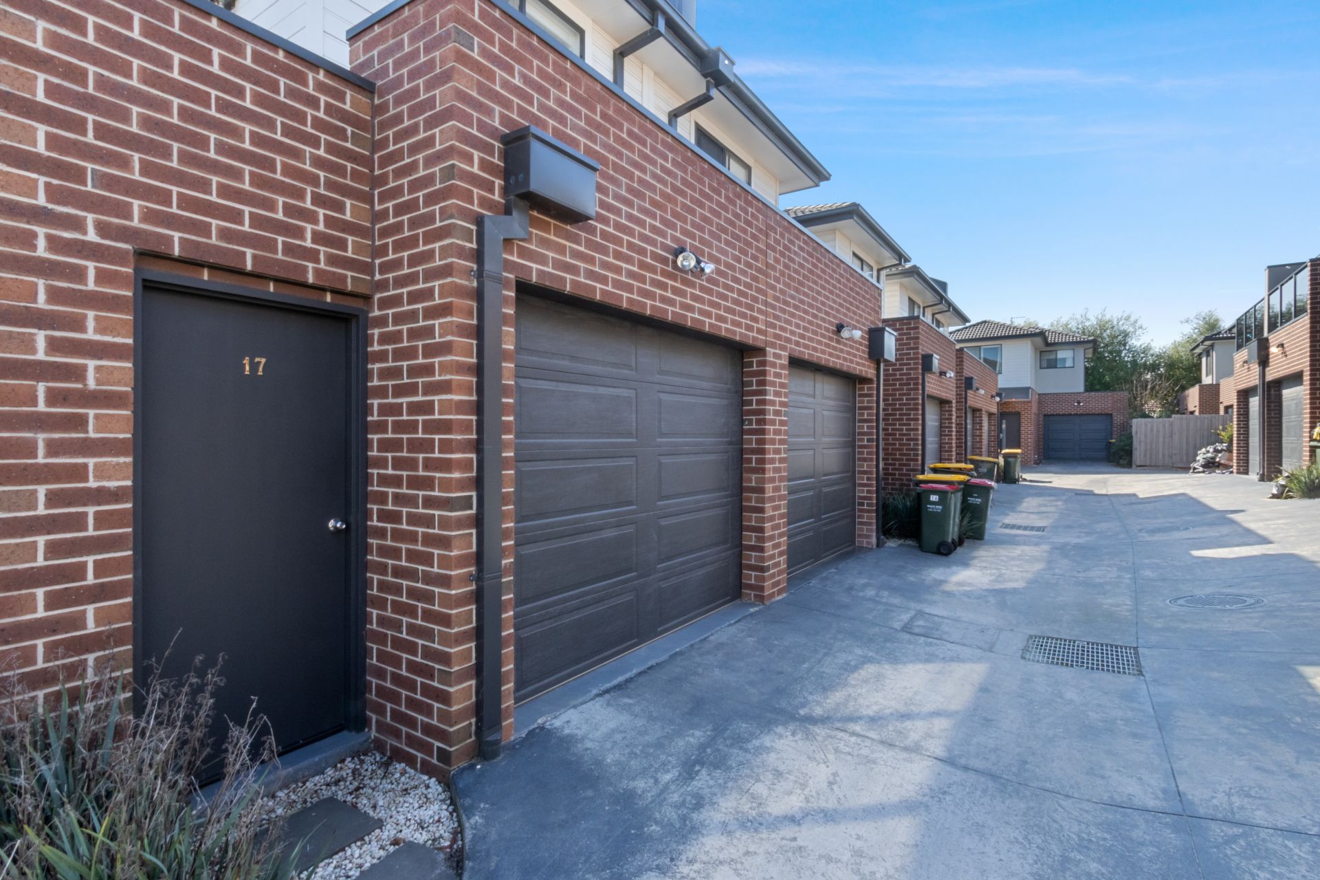 Stylish Two-Bedroom Townhouse in a Convenient Reservoir Location