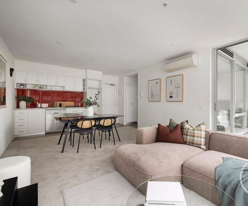 Bright, Spacious & Perfectly Positioned in South Yarra