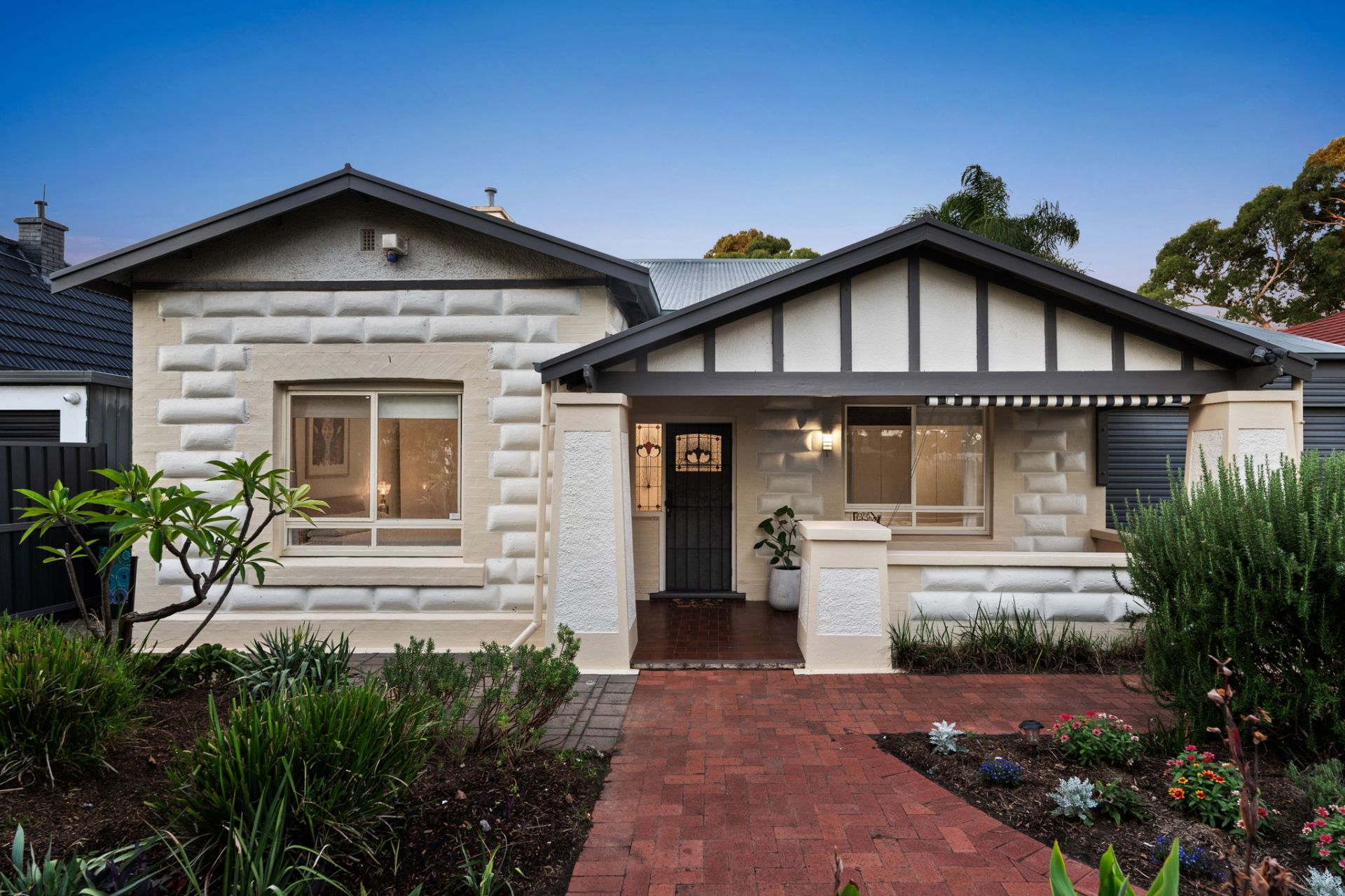 11a Leslie Street West, St Clair, St Clair - Thumbnail 2