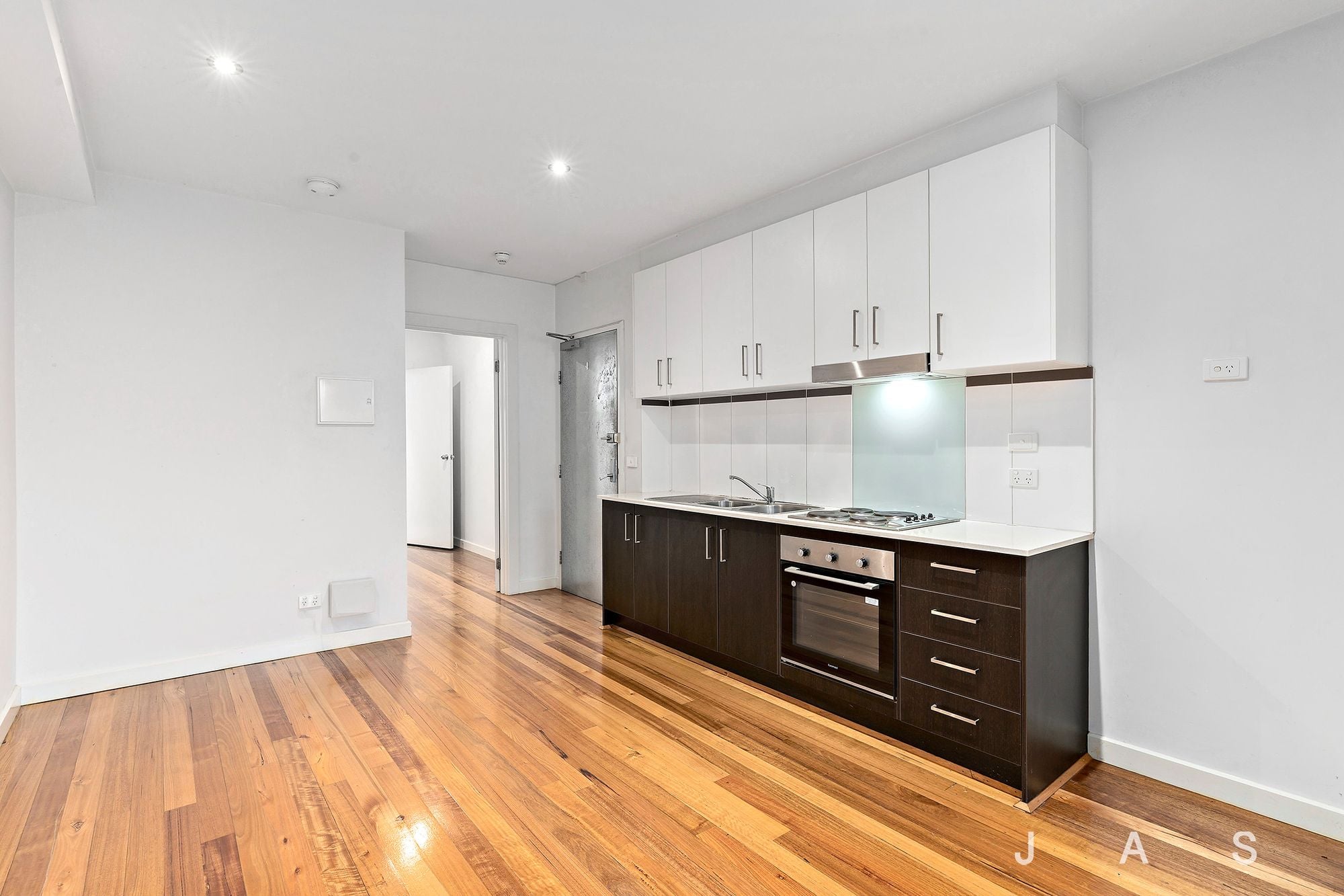 1/98 Nicholson Street Footscray VIC, Footscray - Thumbnail 2